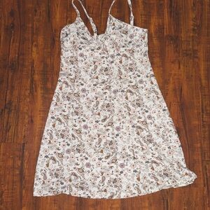 White Floral Lightweight Dress - Perfect for Any Occasion